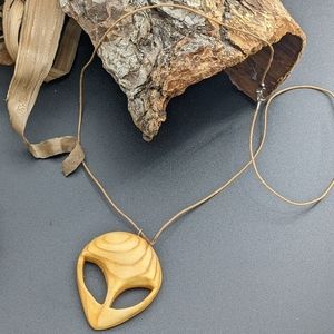 Wooden Necklace Welcome Home - ET Alien Wood jewelry space
